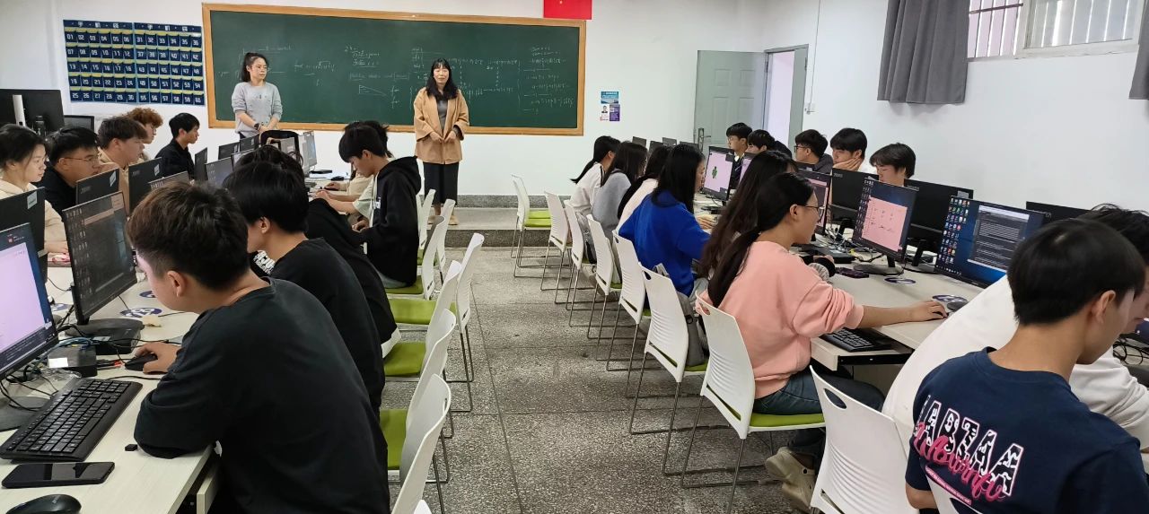 云南國(guó)土資源職業(yè)學(xué)院2024年技能競(jìng)賽“應(yīng)用軟件系統(tǒng)開發(fā)”賽項(xiàng)圓滿落幕，助力云南軟件開發(fā)人才培養(yǎng)